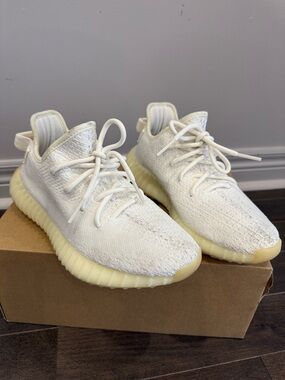 YEEZY BOOST 350 V2 "CREAM"   Size 6 man US, women’s 7,5 US